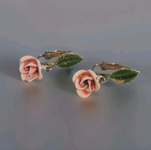 Vtg Mid Century Rose Dangle Clip On Earrings, Enamel, Spring